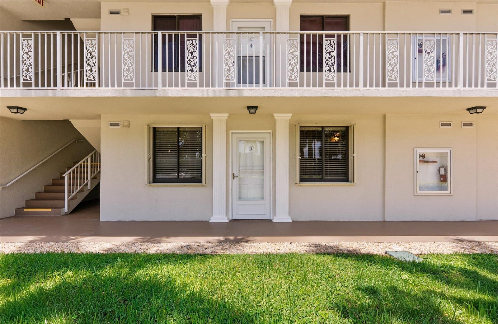 6205 BALBOA Circle 102 — photo 2