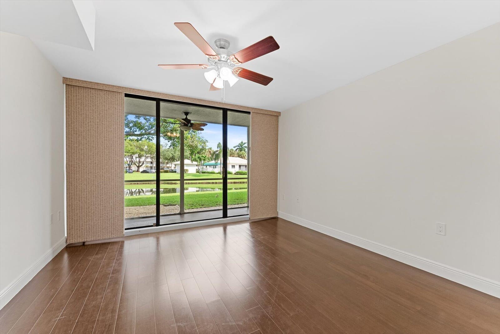 6205 BALBOA Circle 102 — photo 12