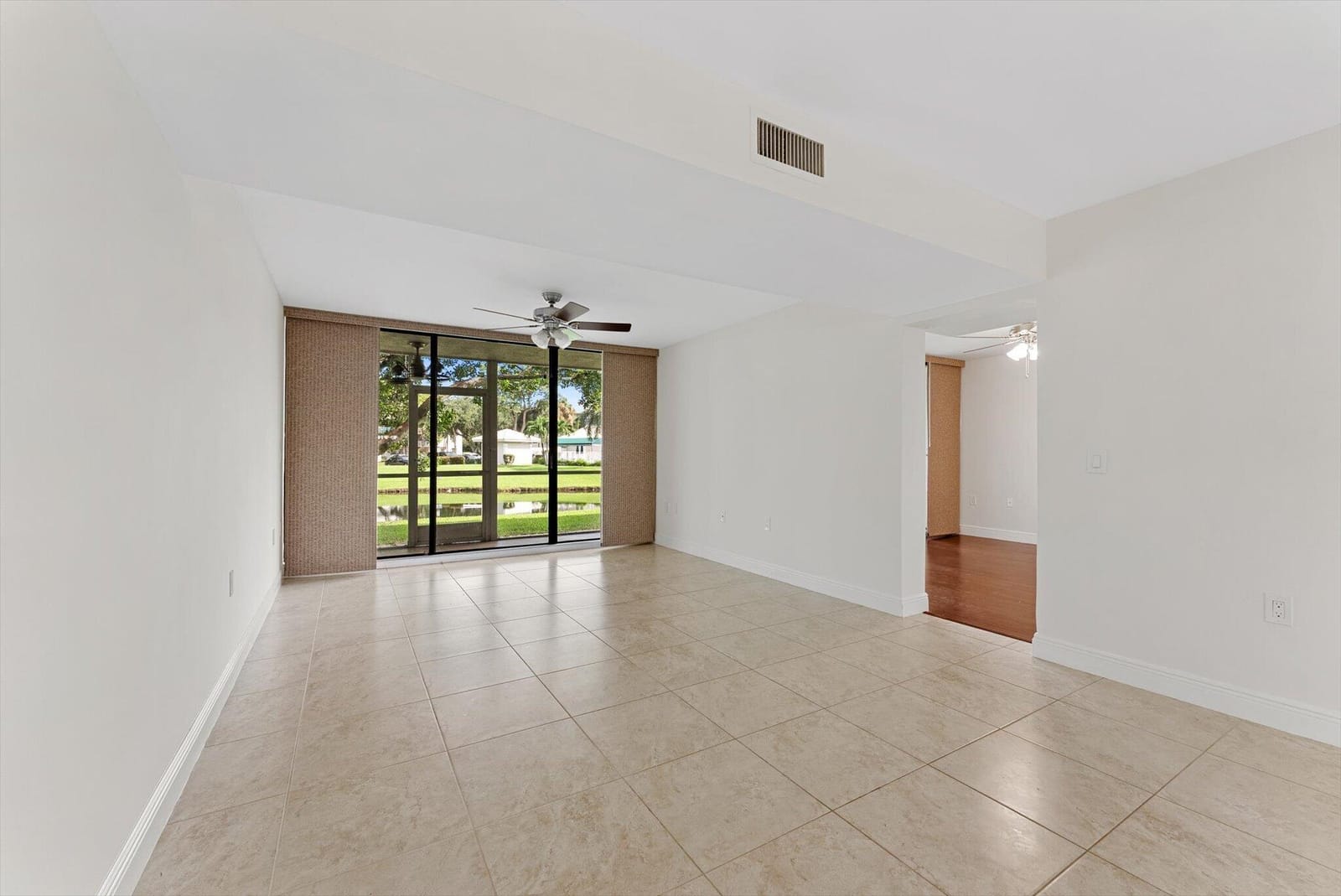 6205 BALBOA Circle 102 — photo 9