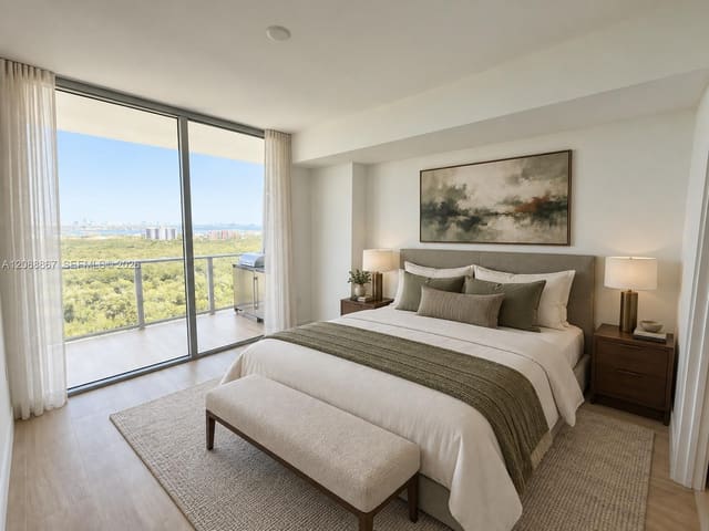 2411 Laguna Circle 2103, North Miami, FL 33181