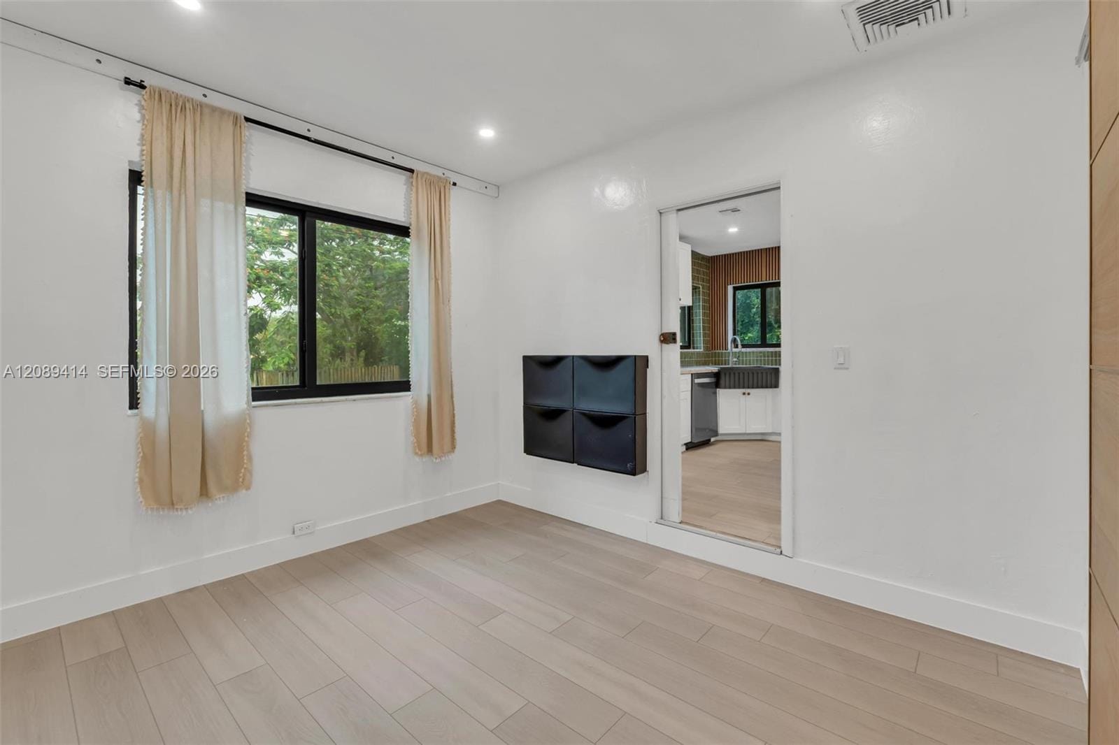 1224 N 26th Avenue — photo 11