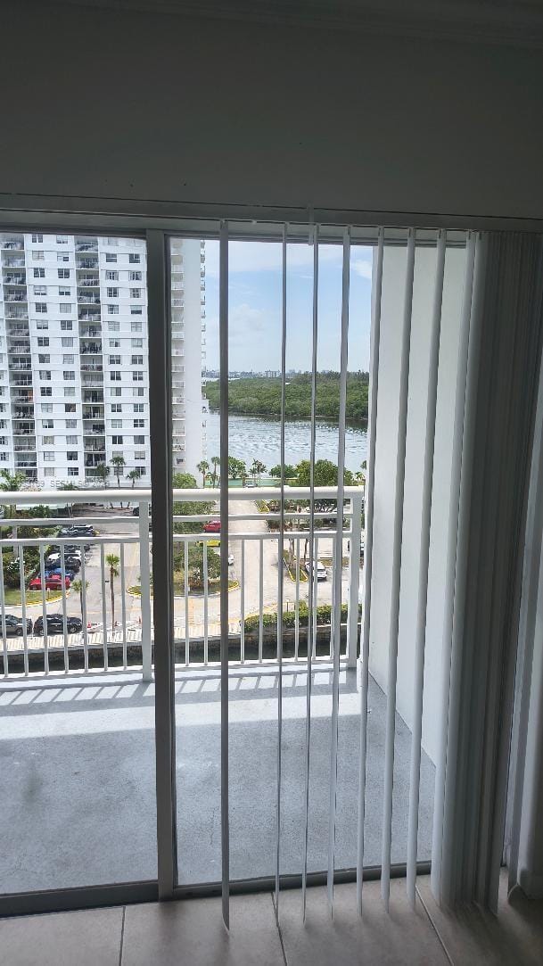 400 Kings Point Drive 921