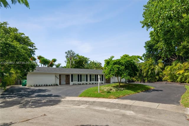 7770 SW 106th Terrace 7770, Pinecrest, FL 33156