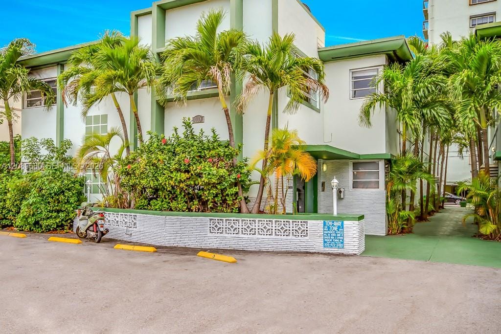 1334 Alton Road B5 — photo 1