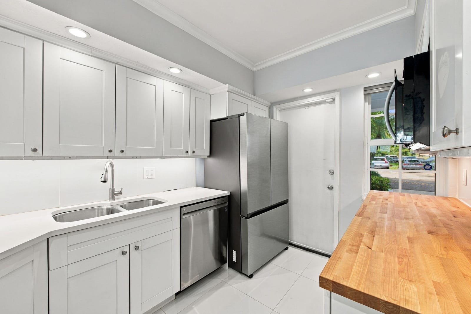 3091 N COURSE Drive 106, Pompano Beach, FL 33069 photo 9
