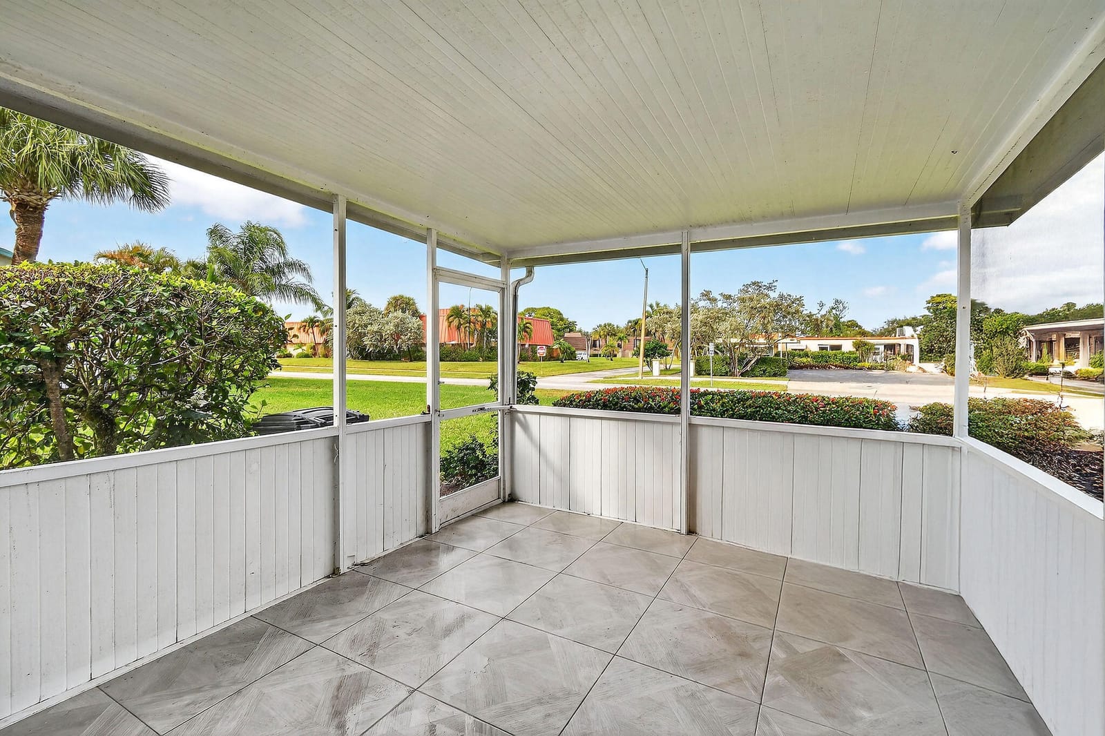3060 MERIDIAN Way N 8 — photo 3