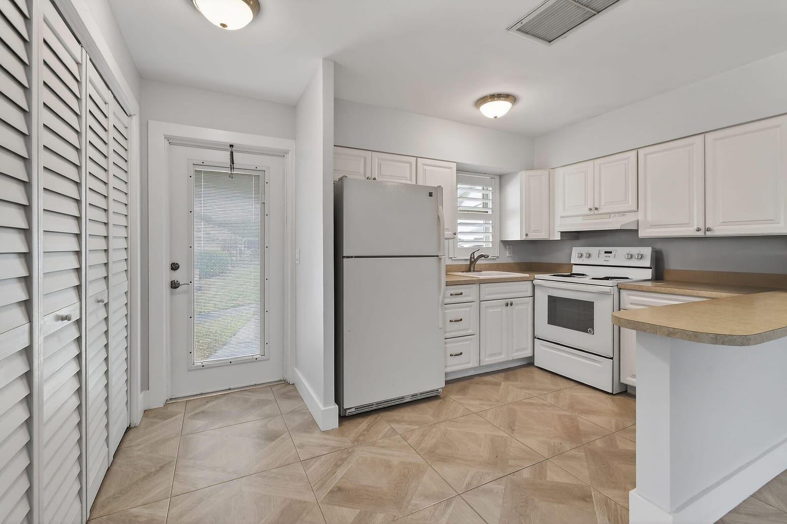 3060 MERIDIAN Way N 8 — photo 10