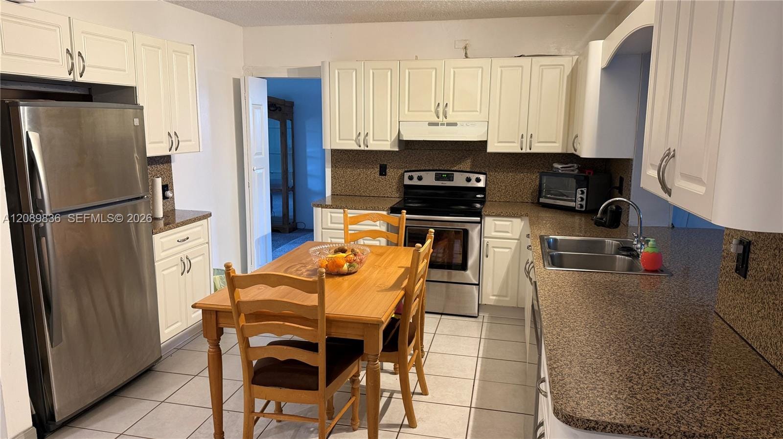 2211 N 54th Avenue, Hollywood, FL 33021 photo 4