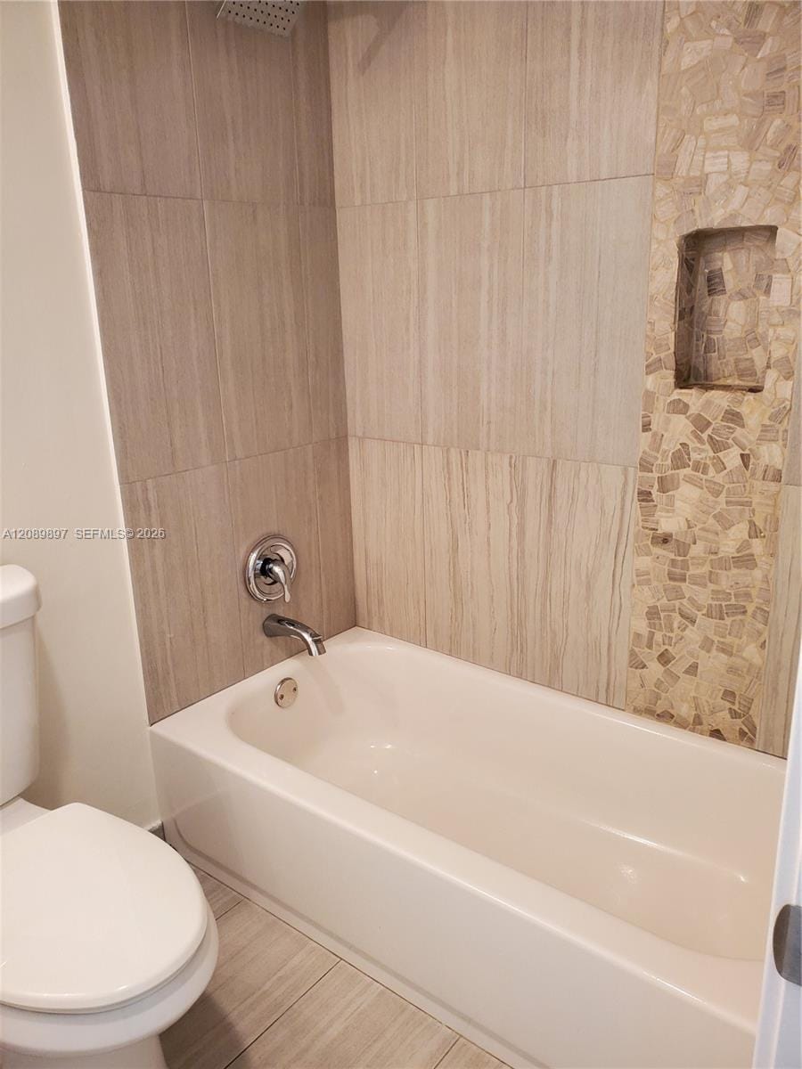 1230 NE 139th Street 409, North Miami, FL 33161 photo 5