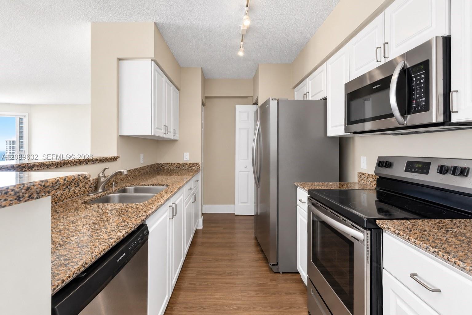 1155 Brickell Bay Drive 2905 — photo 3