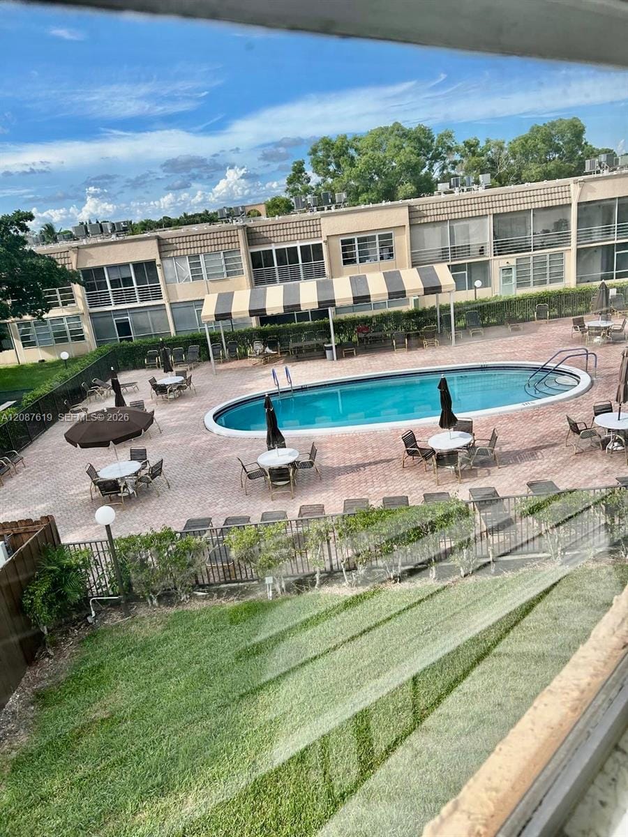 9181 Sunrise Lakes Boulevard 312, Sunrise, FL 33322 photo 20