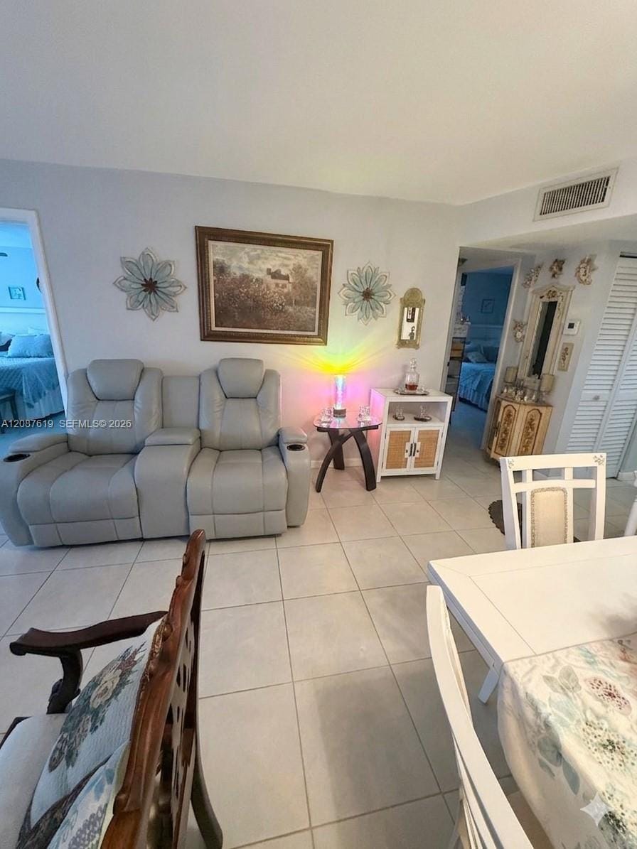 9181 Sunrise Lakes Boulevard 312 — photo 7