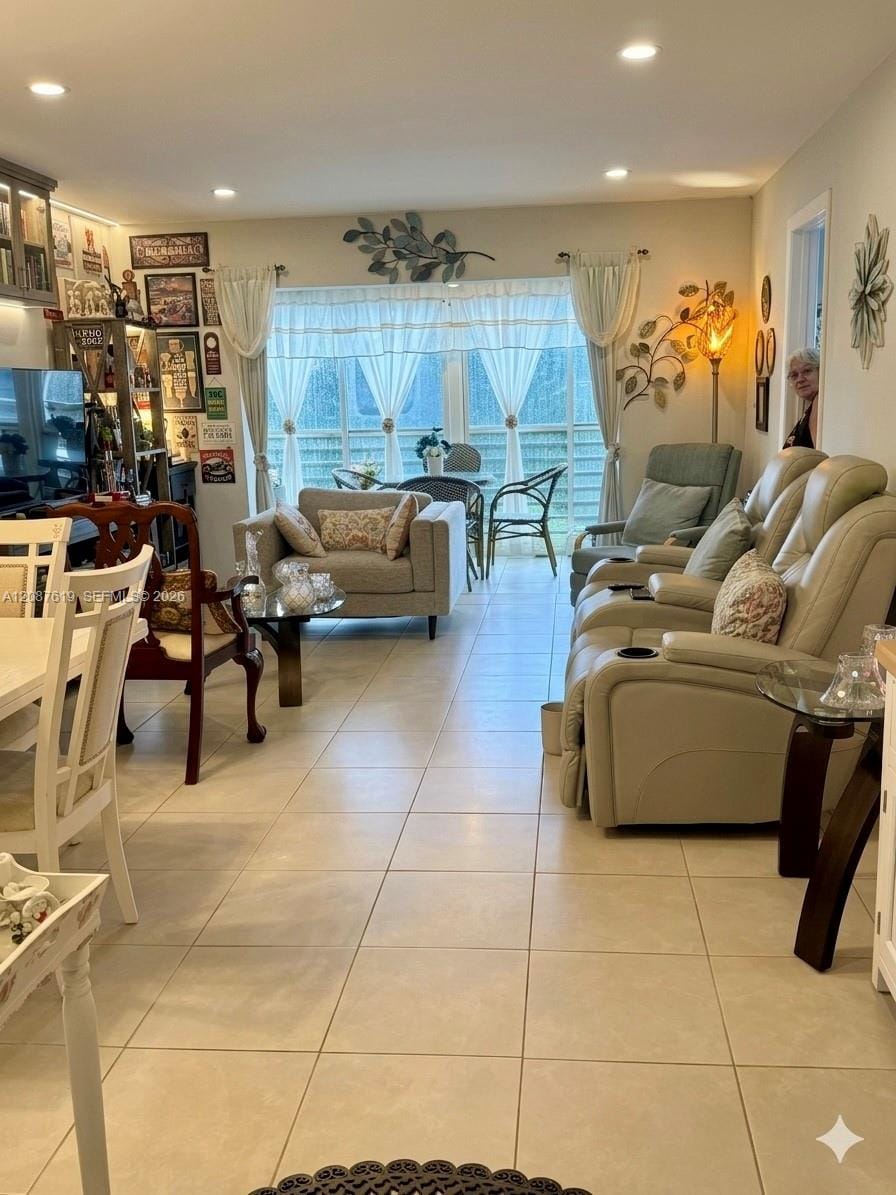 9181 Sunrise Lakes Boulevard 312