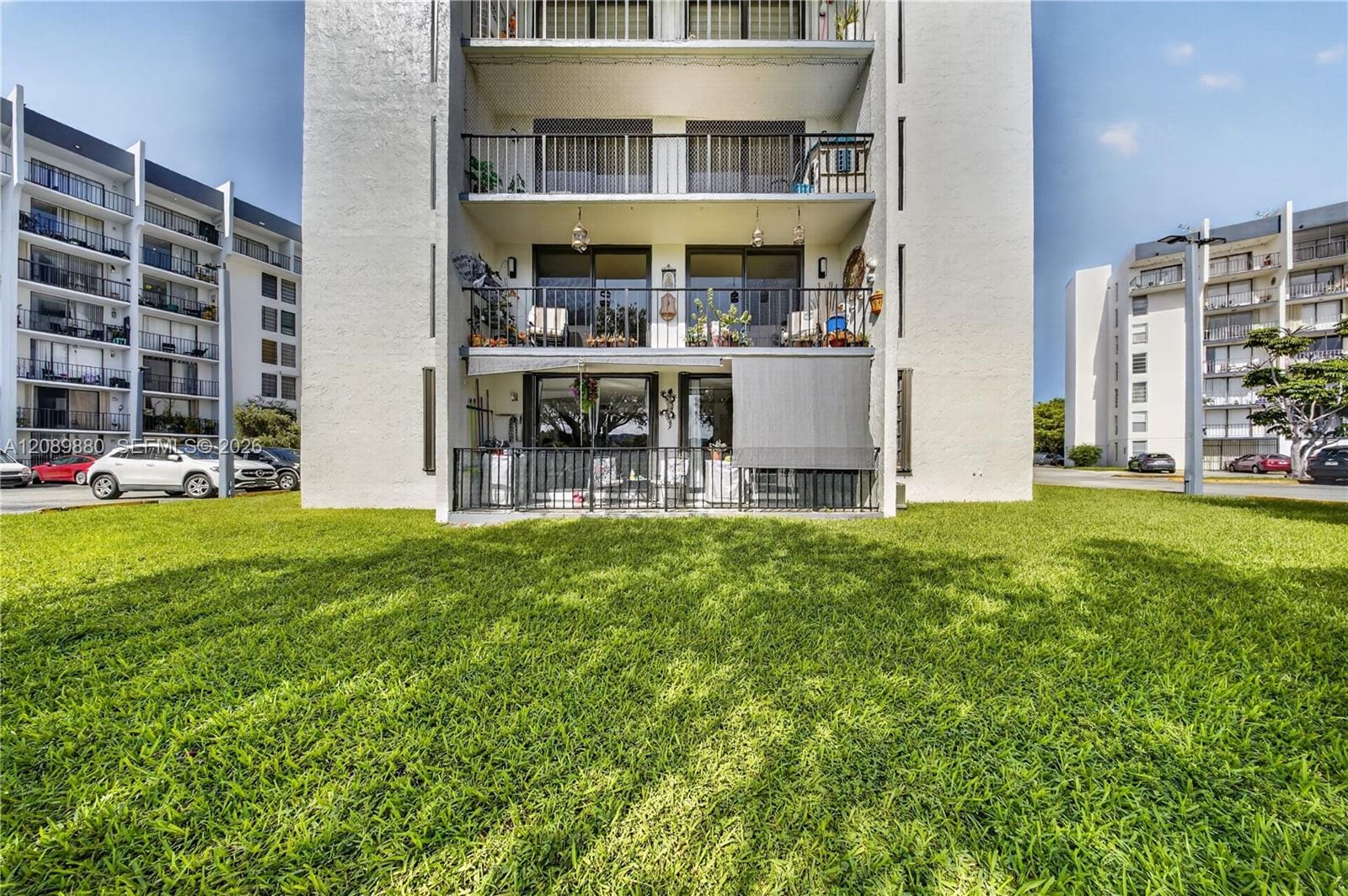 9686 Fontainebleau Boulevard 106, Miami, FL 33172 photo 2