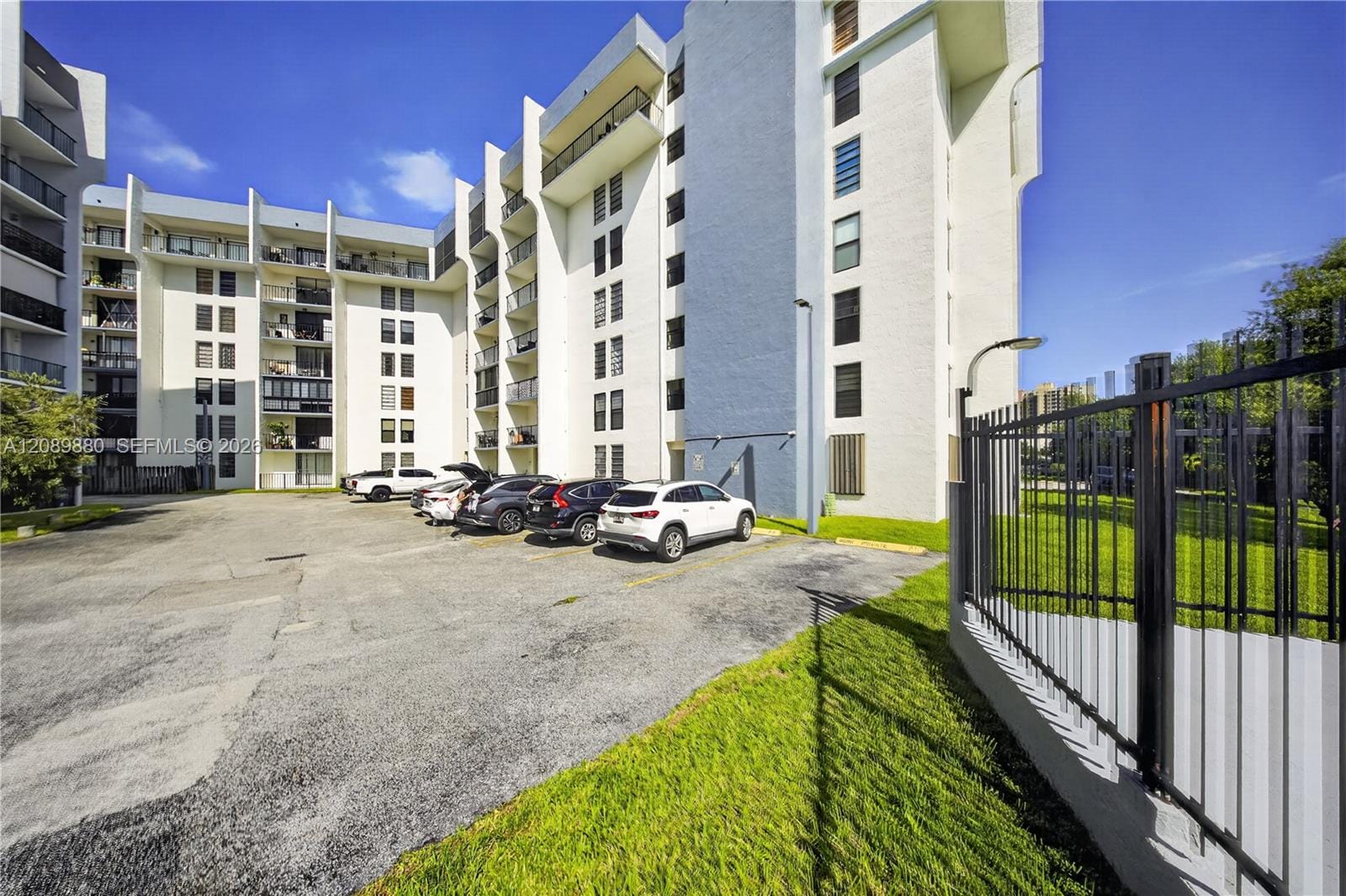 9686 Fontainebleau Boulevard 106, Miami, FL 33172 photo 5