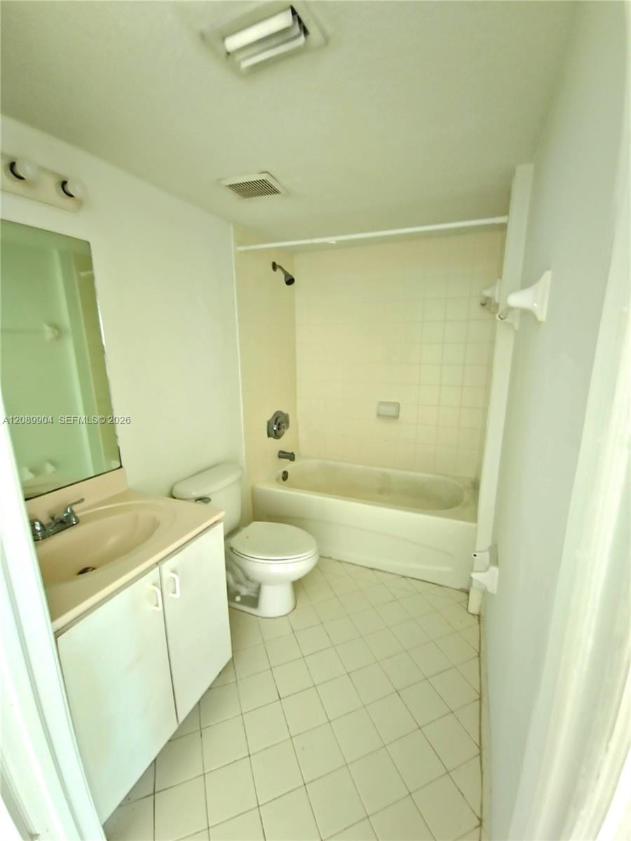 940 NE 33rd Terrace 102 — photo 9