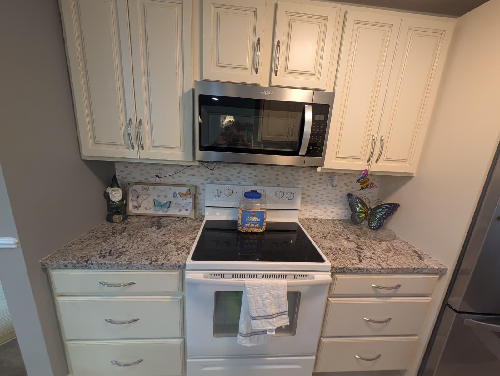 855 NORTH Drive B — photo 3