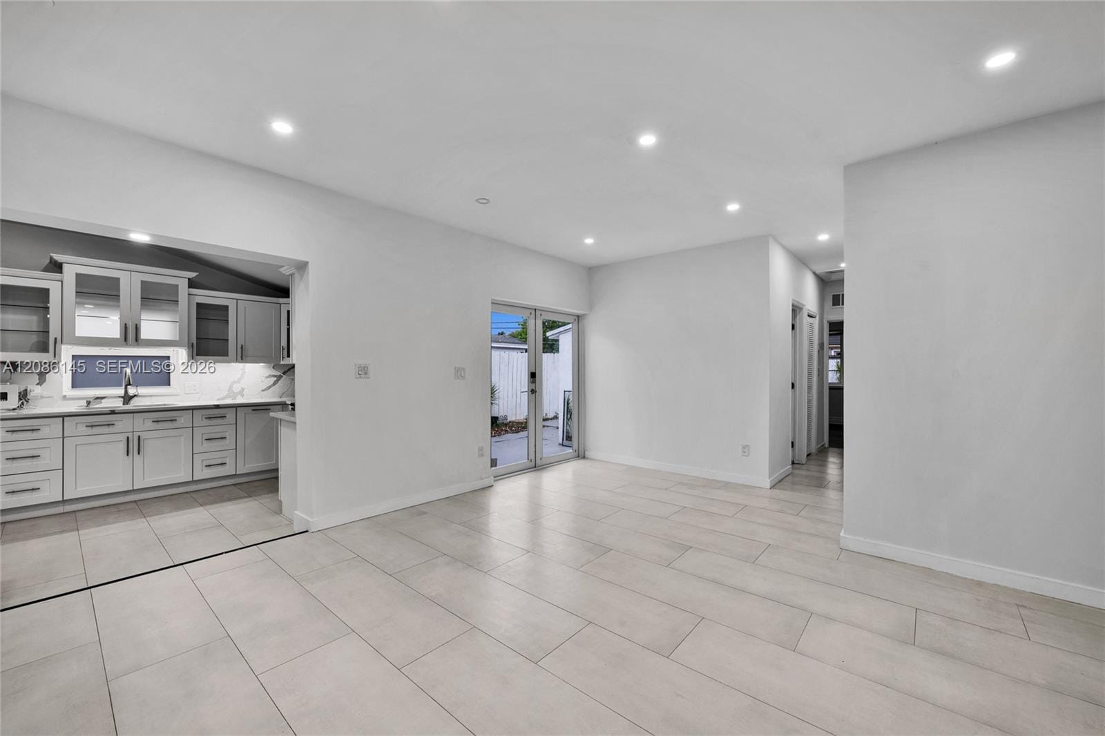 2041 NE 182nd Street — photo 9