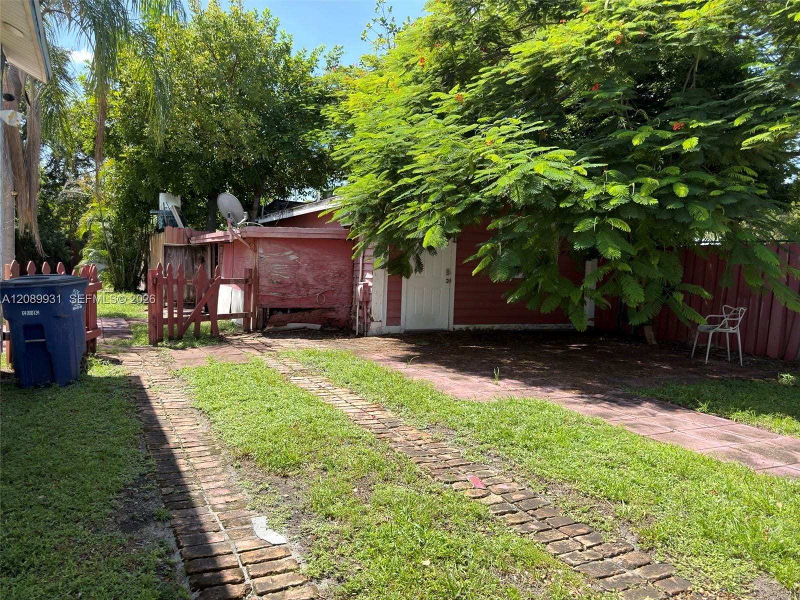 112 SE 3rd Street, Hallandale Beach, FL 33009 photo 17