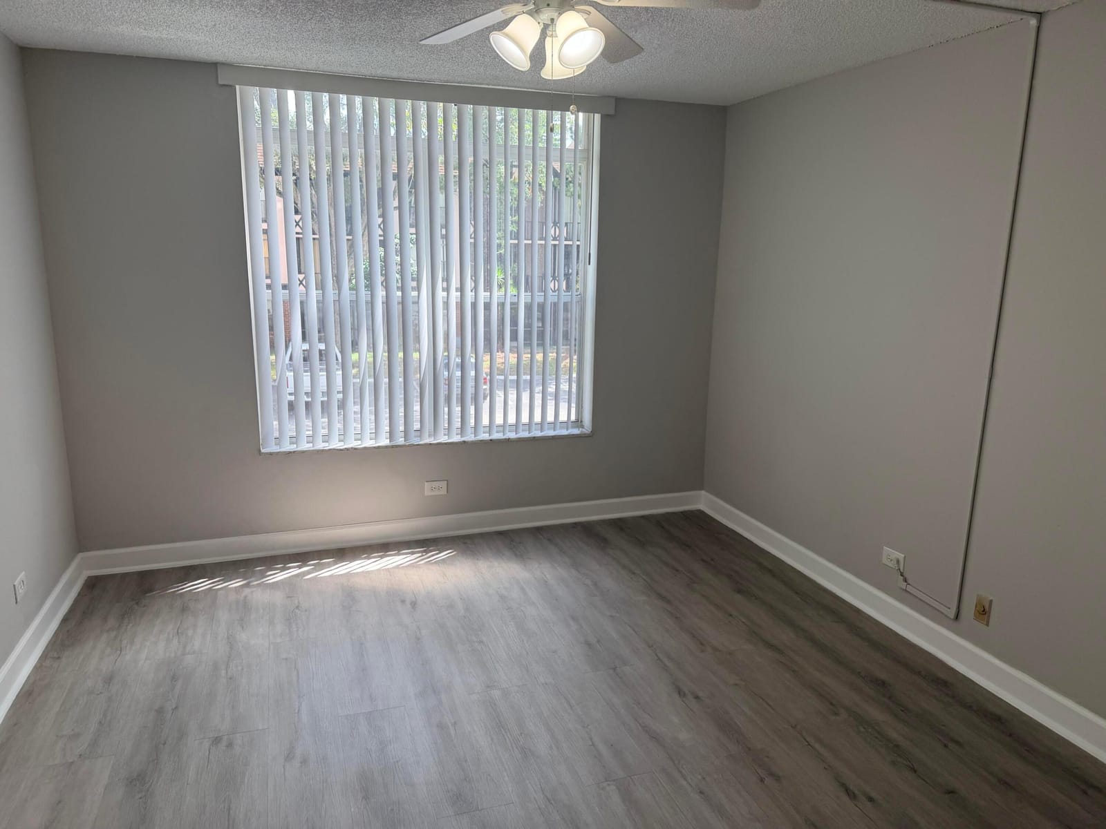 3740 INVERRARY Drive 2Y — photo 2