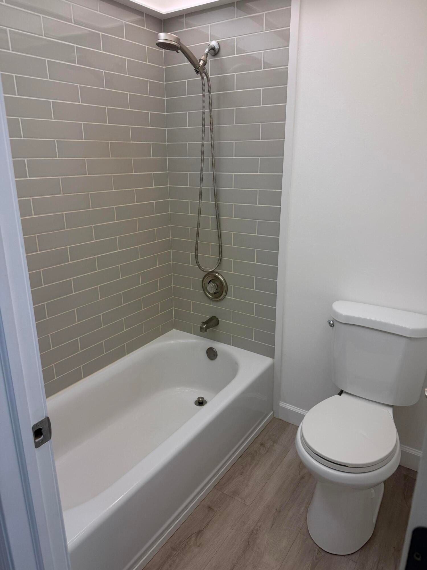 3740 INVERRARY Drive 2Y, Lauderhill, FL 33319 photo 16