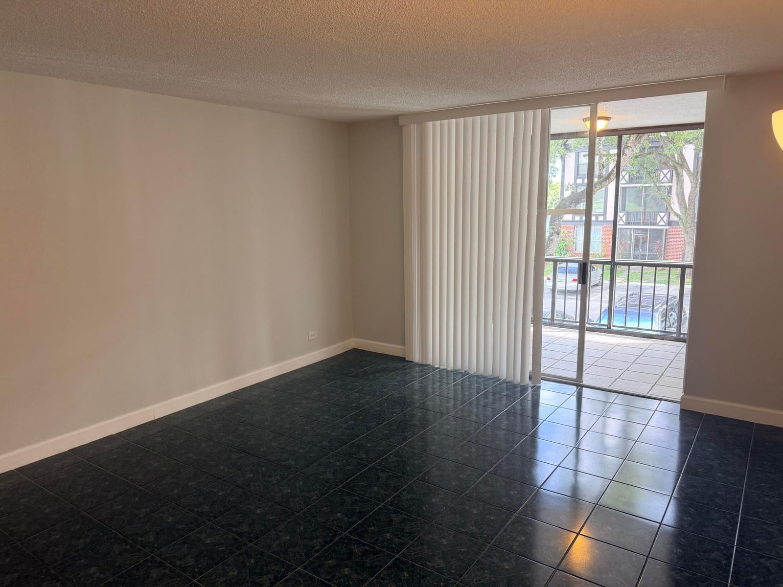 3740 INVERRARY Drive 2Y, Lauderhill, FL 33319 photo 20