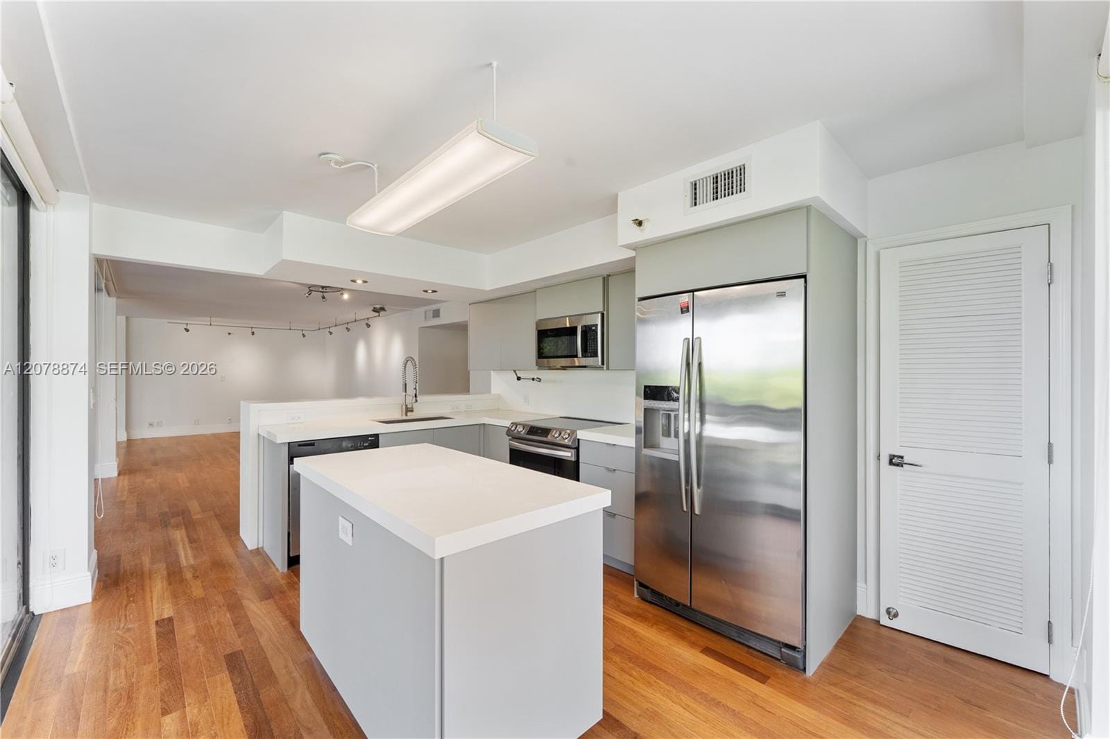 2843 S Bayshore Drive 3F, Miami, FL 33133 photo 11