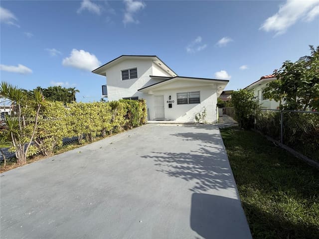 8860 SW 32nd Street front, Miami, FL 33165