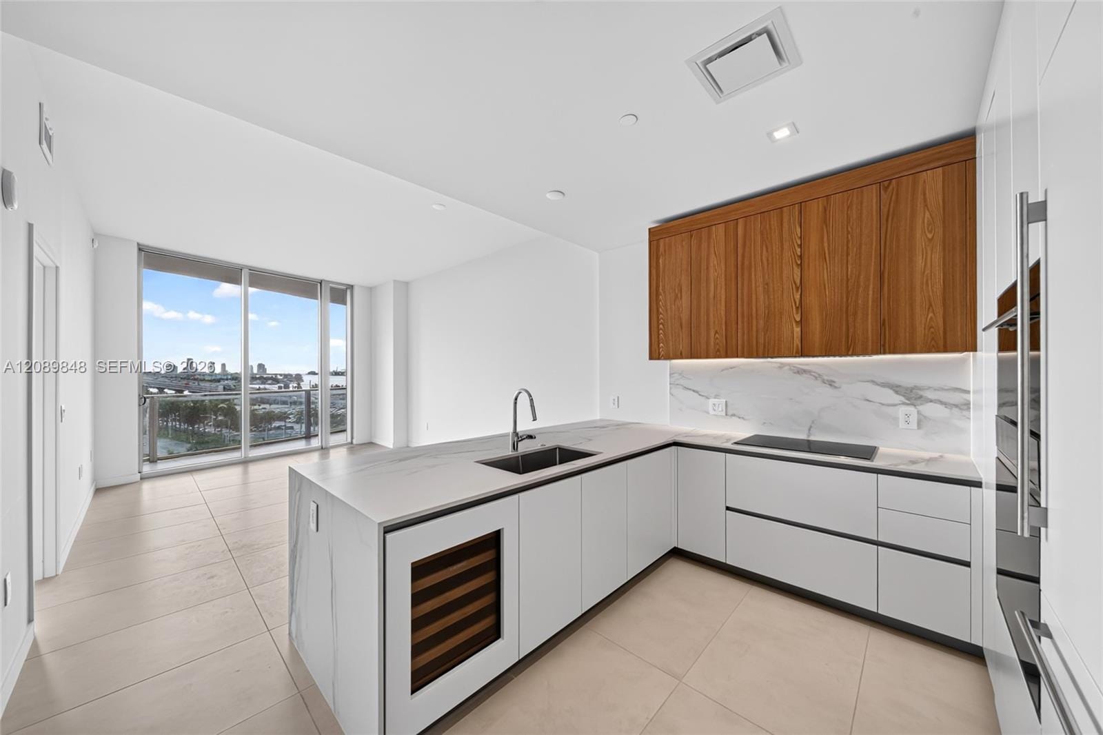 1400 Biscayne Boulevard 705 — photo 2