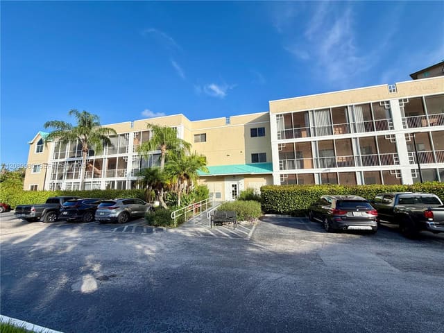 85 Gulfstream Road 105A, Dania Beach, FL 33004