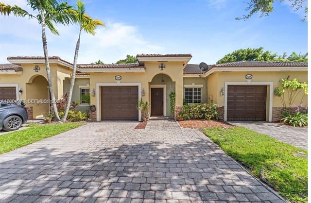 3220 NE 11th Drive 3220, Homestead, FL 33033