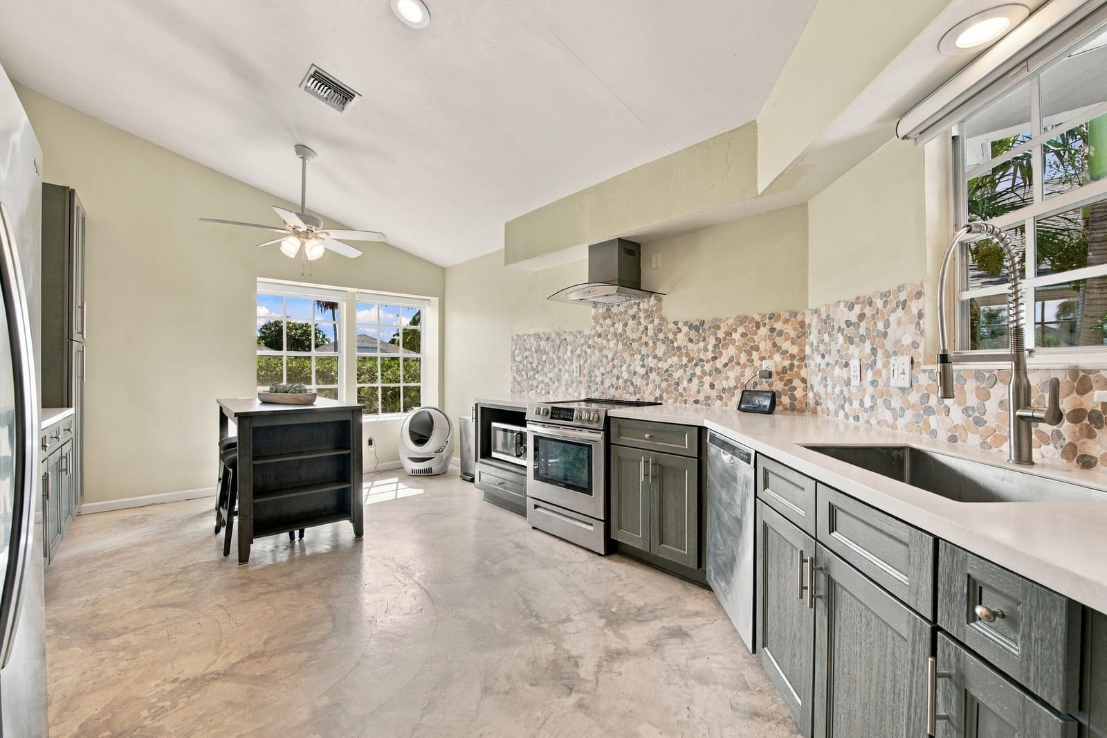 14 HEATHER TRACE Drive — photo 4