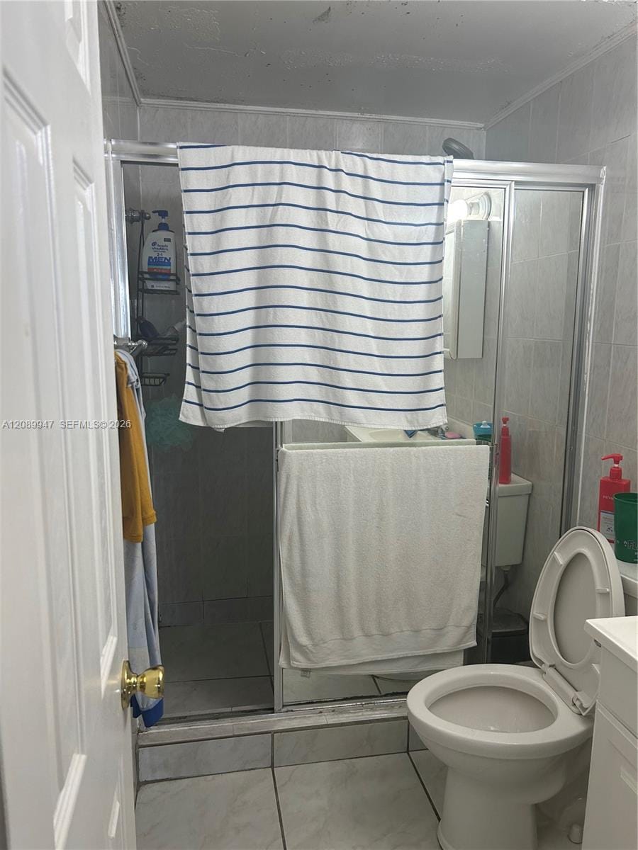 400 Kings Point Drive 1624 — photo 10