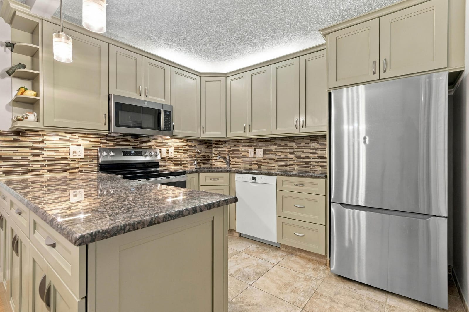 308 KNOTTY PINE Circle D-1, Greenacres, FL 33463 photo 2