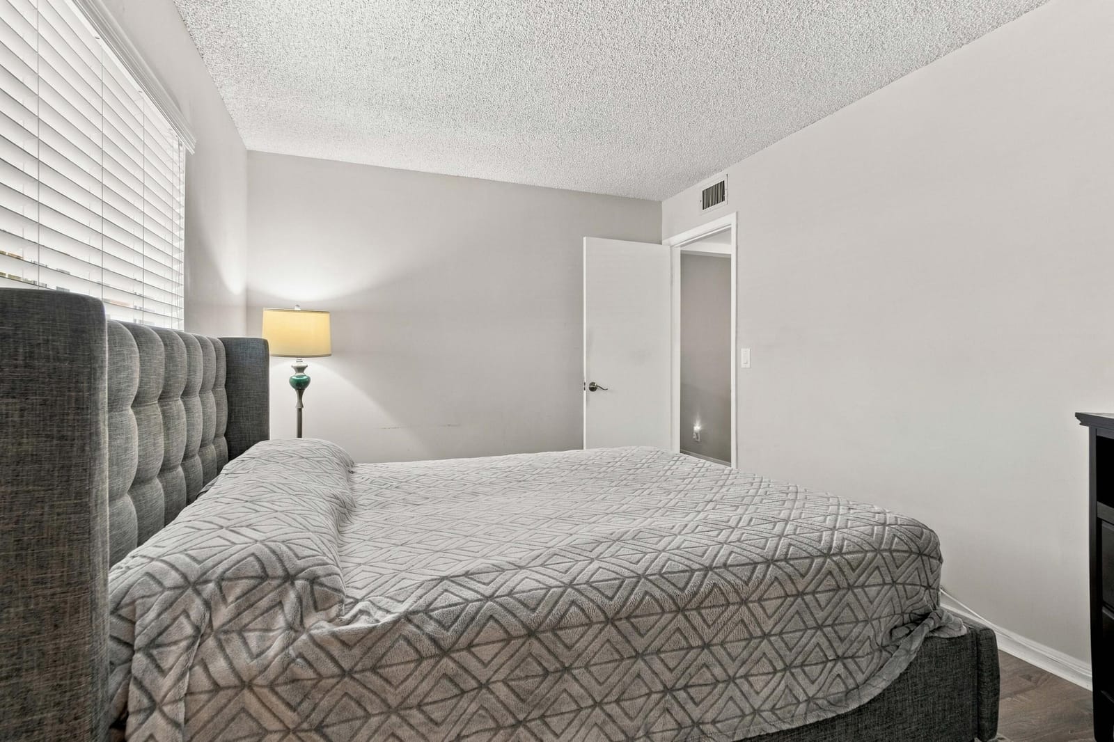 308 KNOTTY PINE Circle D-1, Greenacres, FL 33463 photo 10