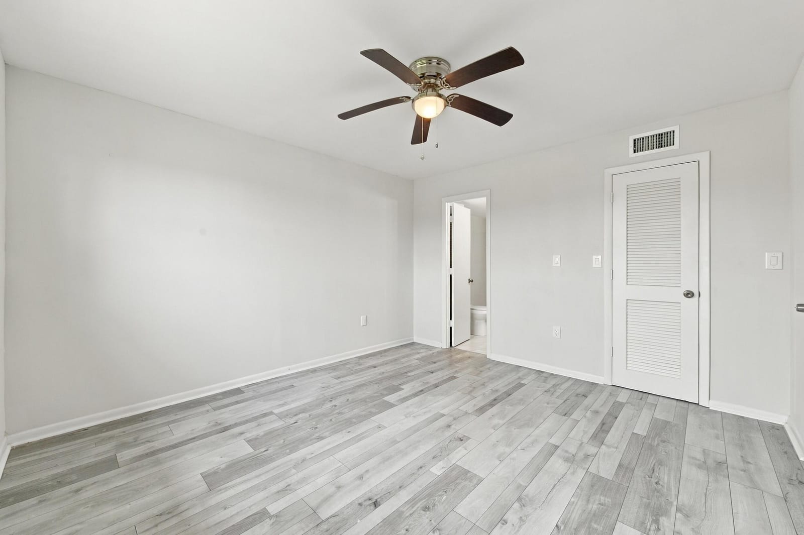 8841 Sunrise Lakes Boulevard 304 — photo 12