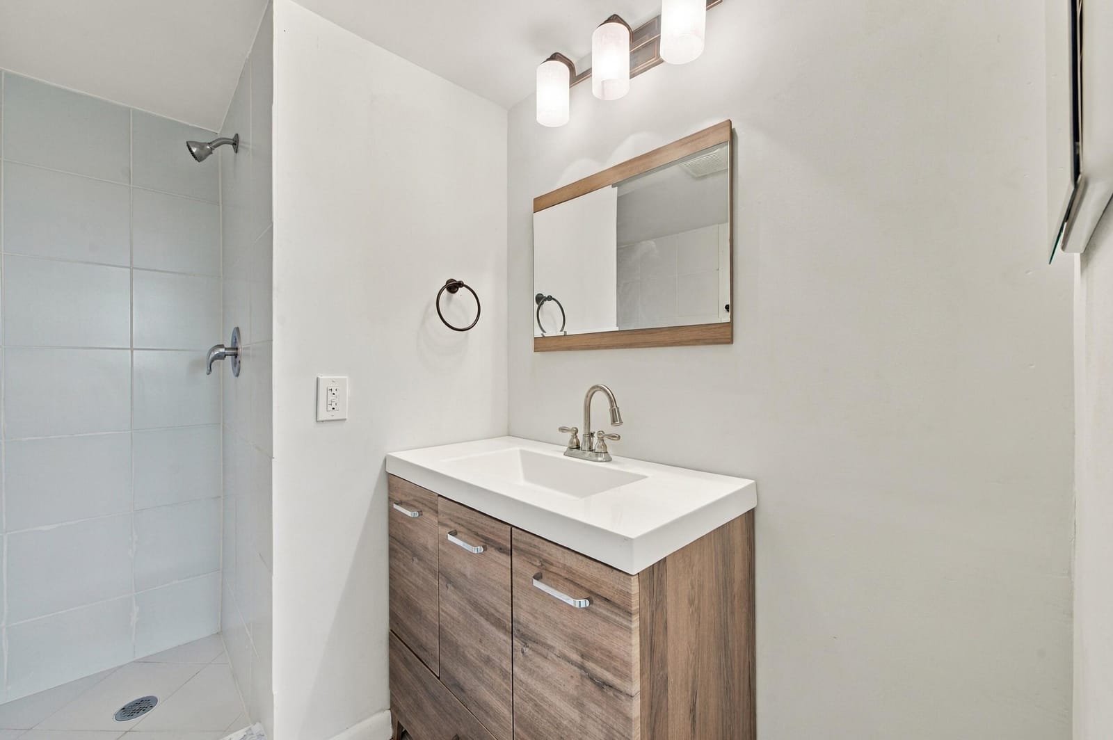 8841 Sunrise Lakes Boulevard 304, Sunrise, FL 33322 photo 13