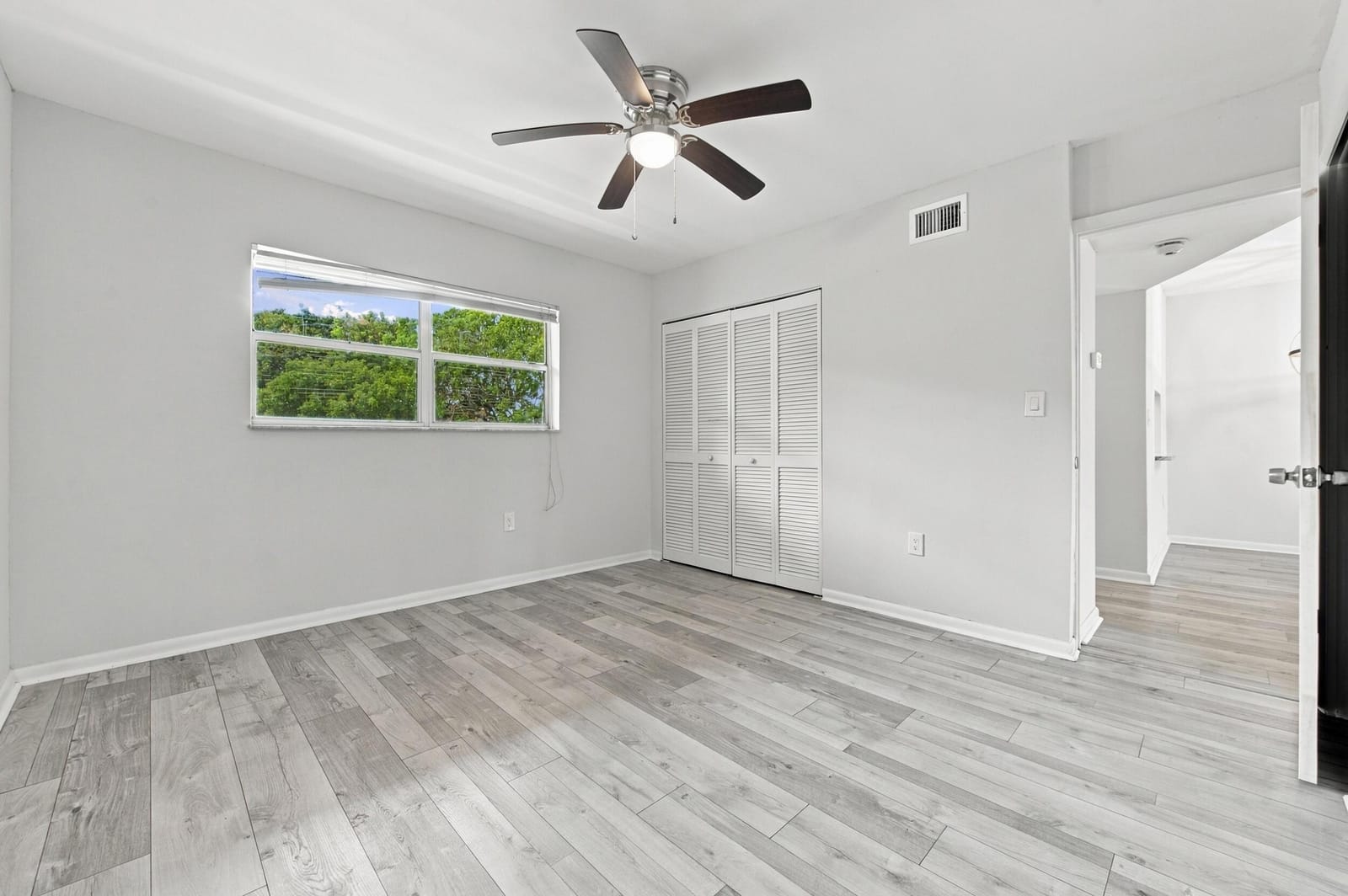 8841 Sunrise Lakes Boulevard 304, Sunrise, FL 33322 photo 19