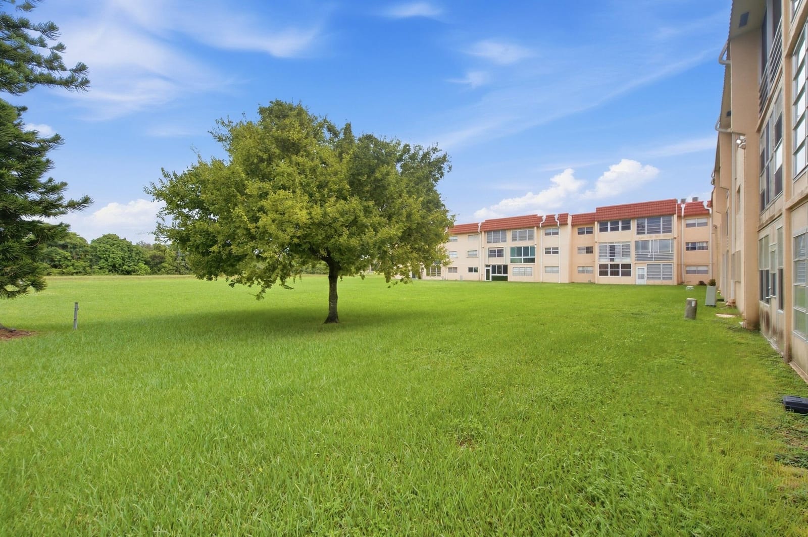 8841 Sunrise Lakes Boulevard 304, Sunrise, FL 33322 photo 22