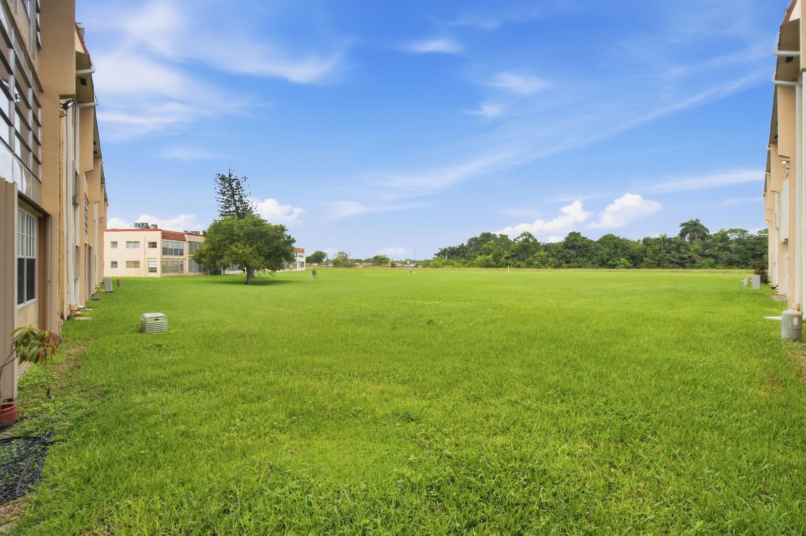 8841 Sunrise Lakes Boulevard 304, Sunrise, FL 33322 photo 28