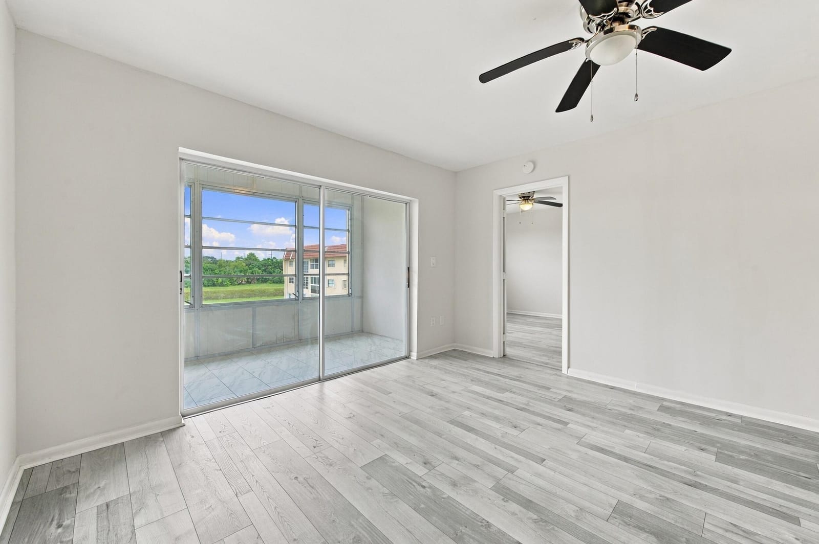 8841 Sunrise Lakes Boulevard 304 — photo 8