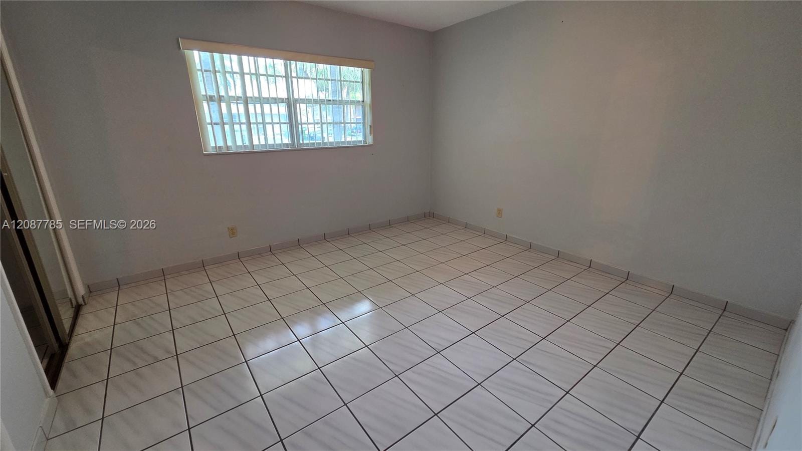 450 Paradise Isle Boulevard 109, Hallandale Beach, FL 33009 photo 17