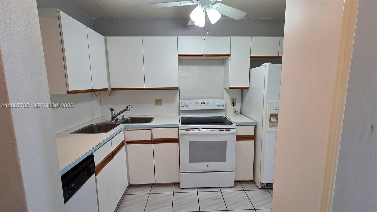 450 Paradise Isle Boulevard 109, Hallandale Beach, FL 33009 photo 7