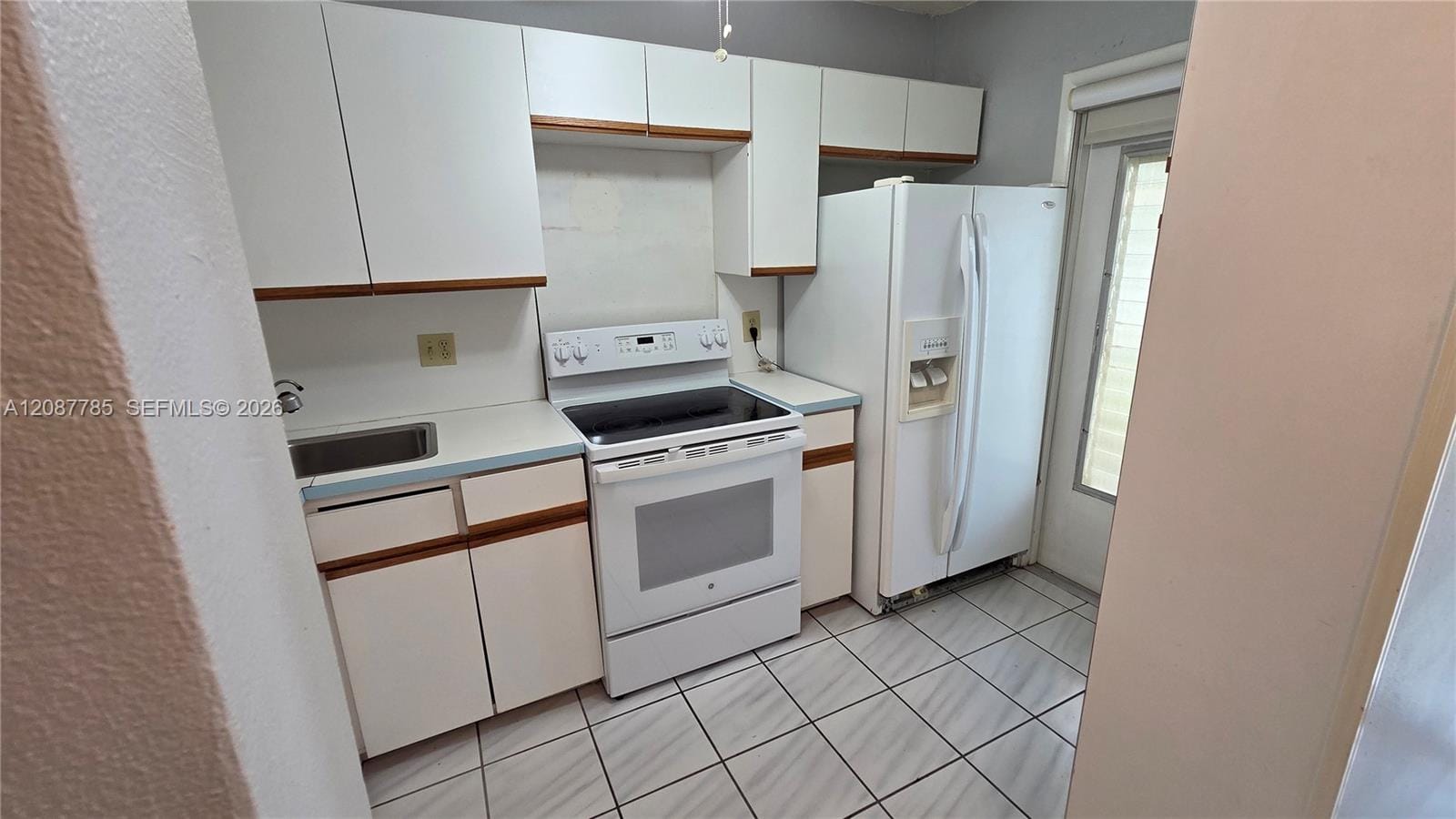 450 Paradise Isle Boulevard 109, Hallandale Beach, FL 33009 photo 8