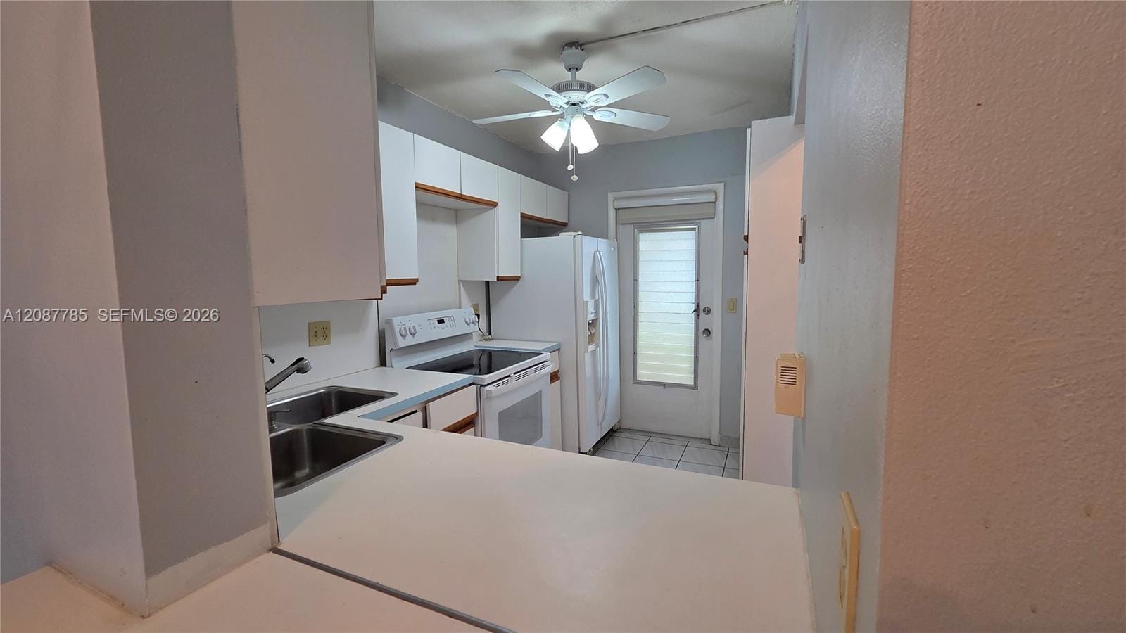 450 Paradise Isle Boulevard 109, Hallandale Beach, FL 33009 photo 9