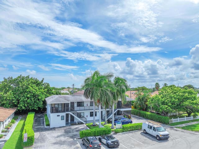 520 NE 45th Street, Boca Raton, FL 33431