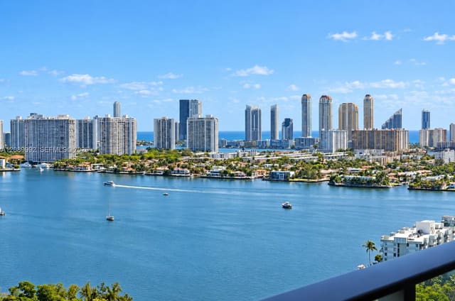 16385 Biscayne Boulevard 2502, North Miami Beach, FL 33160