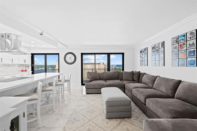 1201 S Ocean Drive 1008N, Hollywood, FL 33019