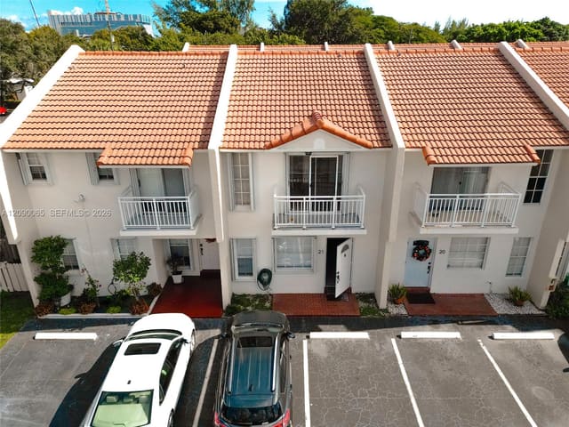 2050 NE 140th Street 21, North Miami Beach, FL 33181