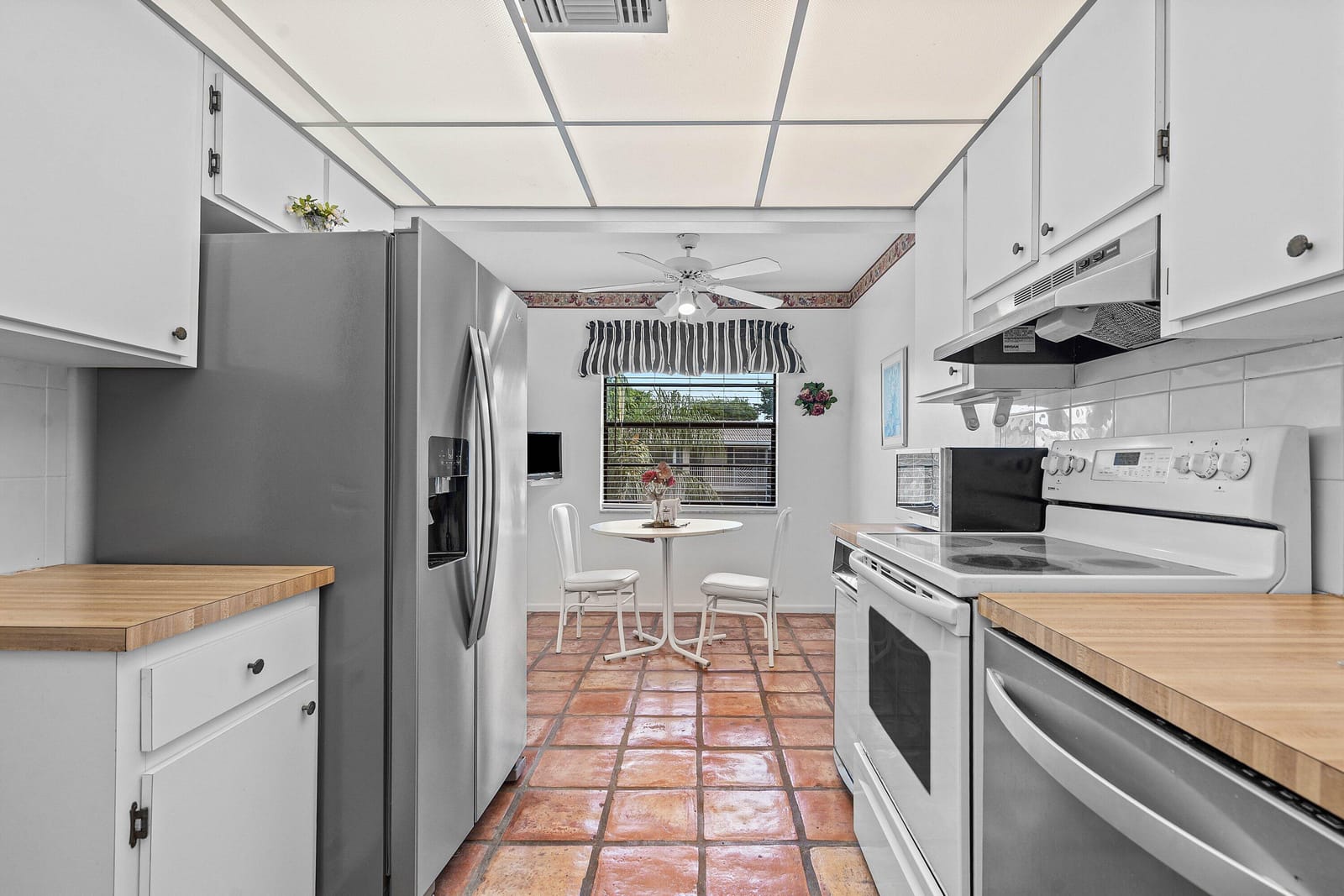 36 STRATFORD Lane W F — photo 8
